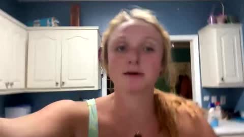 emmarouge_23 online show from October 23, 5:40 am