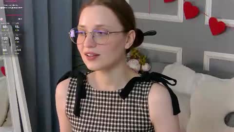 Snapshot of emmasagge chatting on June 15, 6:48 am Emma online show from June 15, 6:48 am