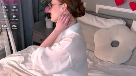Snapshot of emmasagge chatting on June 17, 7:11 am Emma online show from June 17, 7:11 am