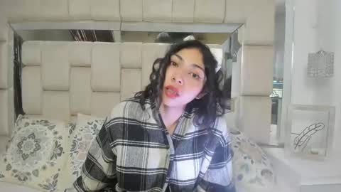 Emma online show from November 14, 2:16 pm