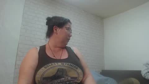 emmasquirt69 online show from February 8, 9:29 pm