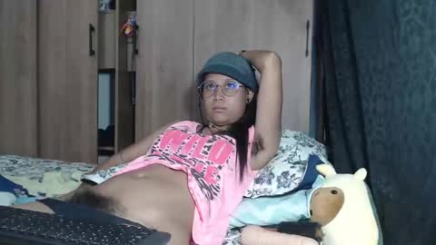 Snapshot of emmasweet95 chatting on January 20, 8:29 pm emmasweet95 online show from January 20, 8:29 pm