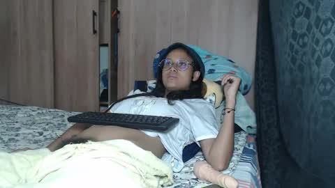 Snapshot of emmasweet95 chatting on February 1, 11:48 pm emmasweet95 online show from February 1, 11:48 pm