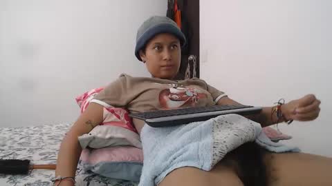 Snapshot of emmasweet95 chatting on January 13, 7:52 pm emmasweet95 online show from January 13, 7:52 pm