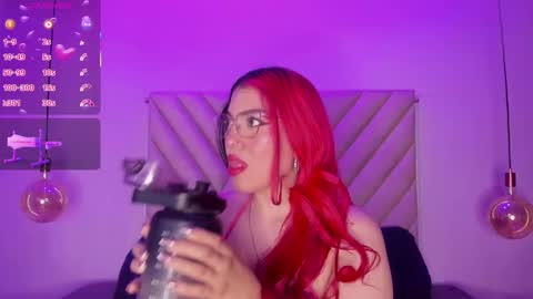 Snapshot of emmaswift1 chatting on November 3, 2:24 am Emma online show from November 3, 2:24 am