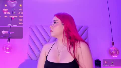 Snapshot of emmaswift1 chatting on January 19, 2:26 am Emma online show from January 19, 2:26 am