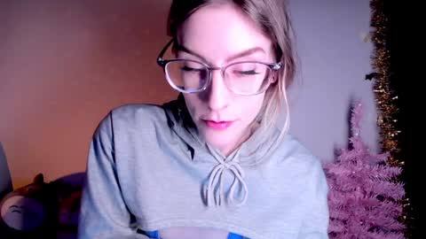 Snapshot of emmaterrestrial chatting on January 15, 6:51 pm RH-NEGATIVE GREEN-EYED BAELIEN online show from January 15, 6:51 pm