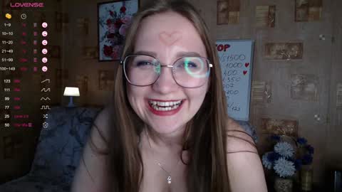 Mia online show from December 4, 4:16 pm