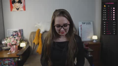 Mia online show from February 14, 8:05 pm