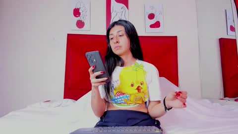 Snapshot of emmawillliams chatting on February 1, 4:38 pm Emma online show from February 1, 4:38 pm