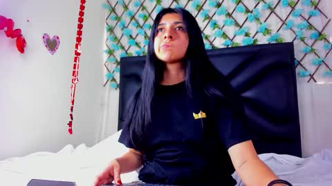 Snapshot of emmawillliams chatting on February 22, 6:28 pm Emma online show from February 22, 6:28 pm