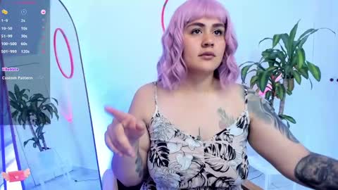 Snapshot of emmax_x chatting on December 15, 11:34 am EMMA online show from December 15, 11:34 am