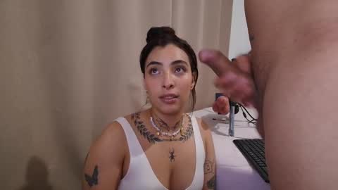 emmi_11 online show from January 8, 12:24 am