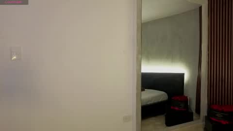 emmi_collins online show from May 1, 8:24 pm