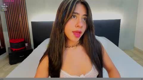 emmi_collins online show from June 9, 9:15 pm