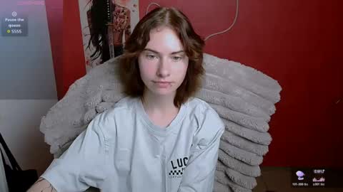 Snapshot of emmi_rossum chatting on July 11, 11:24 am Emmi online show from July 11, 11:24 am