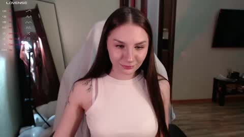 Snapshot of emmiclo chatting on April 14, 7:53 pm Emily online show from April 14, 7:53 pm