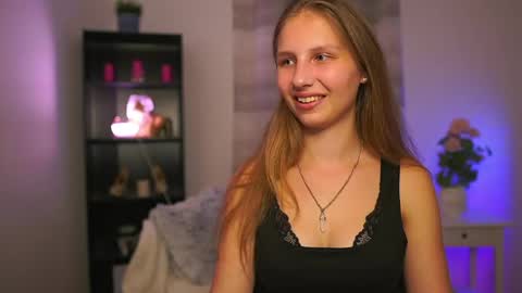 Snapshot of emmie_murray chatting on May 8, 6:24 pm Emmie online show from May 8, 6:24 pm