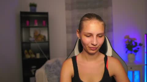 Snapshot of emmie_murray chatting on June 27, 6:57 pm Emmie online show from June 27, 6:57 pm