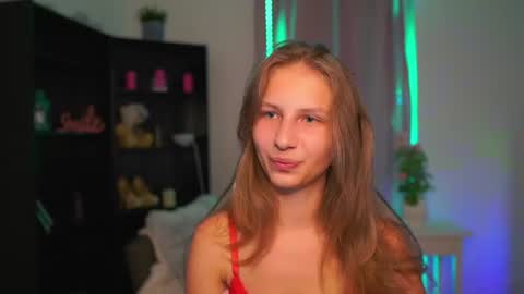 Snapshot of emmie_murray chatting on July 24, 6:39 pm Emmie online show from July 24, 6:39 pm