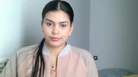 emmie online show from December 16, 1:54 pm