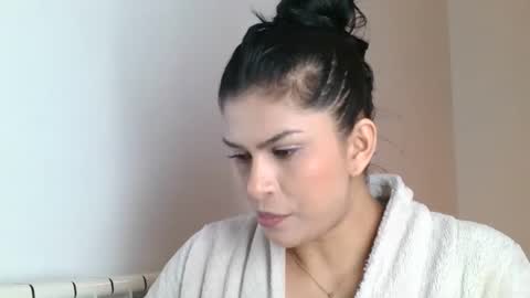 emmie online show from February 26, 11:30 am