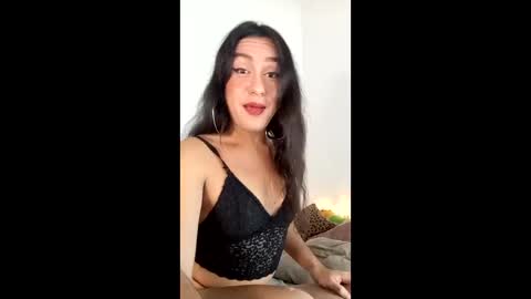 Snapshot of emmiily chatting on January 8, 8:05 am Emely online show from January 8, 8:05 am