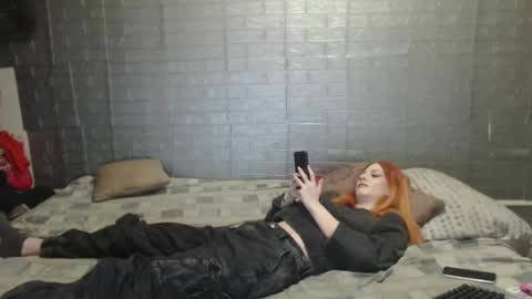 Snapshot of emmily000 chatting on December 20, 12:52 am Emmily000 online show from December 20, 12:52 am