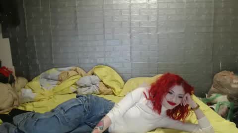 Snapshot of emmily000 chatting on January 17, 11:29 pm Emmily000 online show from January 17, 11:29 pm