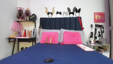 Snapshot of emmily_giraldo chatting on June 3, 12:41 pm online show from June 3, 12:41 pm