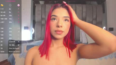 Snapshot of emmily_savage chatting on December 12, 4:37 am online show from December 12, 4:37 am