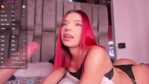 Snapshot of emmily_savage chatting on December 18, 4:20 am online show from December 18, 4:20 am