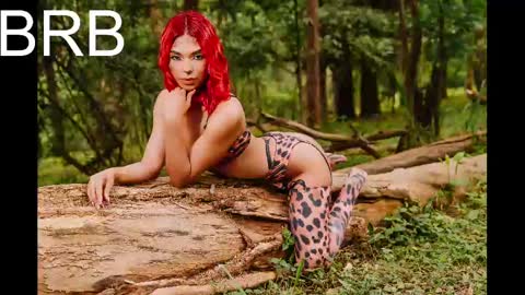 Snapshot of emmily_savage chatting on February 16, 3:26 am online show from February 16, 3:26 am