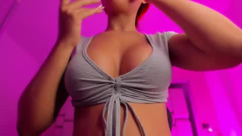Snapshot of emmily_savage chatting on October 12, 11:53 am online show from October 12, 11:53 am