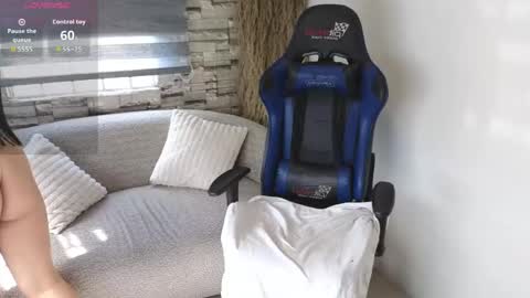 Snapshot of emmily_vg chatting on June 2, 7:38 pm emily online show from June 2, 7:38 pm