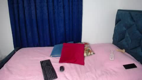 Snapshot of emmilychevalier chatting on May 20, 6:19 am Emmily online show from May 20, 6:19 am