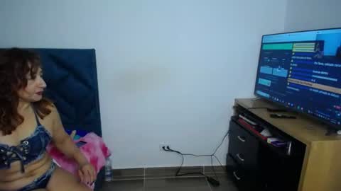 Snapshot of emmilychevalier chatting on August 3, 9:04 am Emmily online show from August 3, 9:04 am