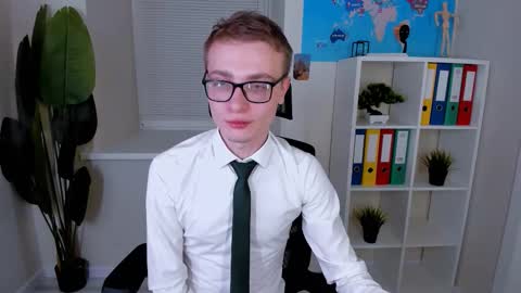 Emmit online show from February 18, 3:46 am