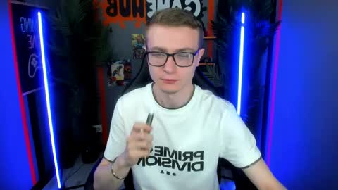 Snapshot of emmit_barker chatting on May 22, 9:26 am Emmit online show from May 22, 9:26 am