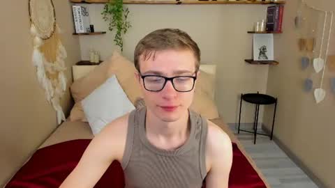 Snapshot of emmit_barker chatting on July 4, 9:10 pm Emmit online show from July 4, 9:10 pm