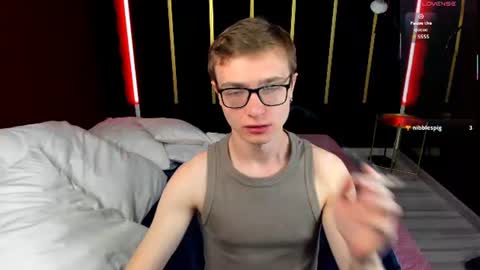 Snapshot of emmit_barker chatting on July 8, 8:46 pm Emmit online show from July 8, 8:46 pm