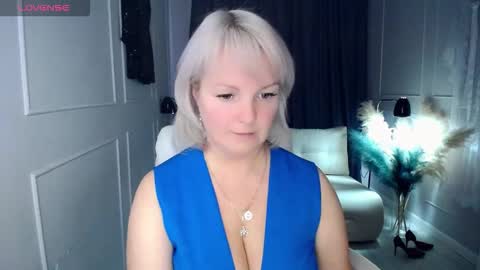 emmmam online show from November 12, 9:10 am