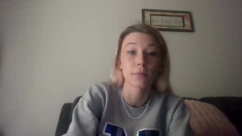 Snapshot of emmwarr1514 chatting on April 2, 4:48 pm emmwarr1514 online show from April 2, 4:48 pm