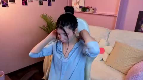 emmy_dreamy_ online show from July 4, 1:34 am