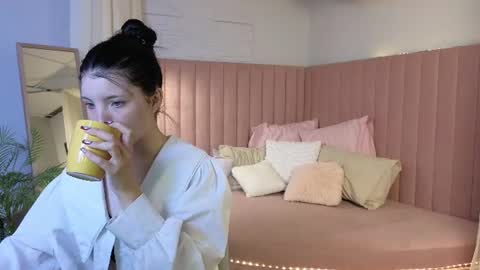 emmy_dreamy_ online show from July 8, 1:21 am