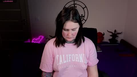 Emmy Bright     50  online show from December 22, 2:41 am