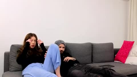 Em online show from March 2, 11:33 pm