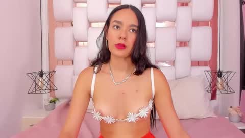 Snapshot of emmycruzz chatting on November 6, 7:48 pm emmy online show from November 6, 7:48 pm