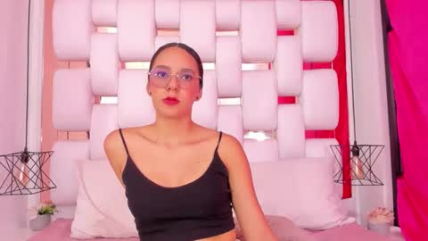 Snapshot of emmycruzz chatting on November 20, 7:02 pm emmy online show from November 20, 7:02 pm