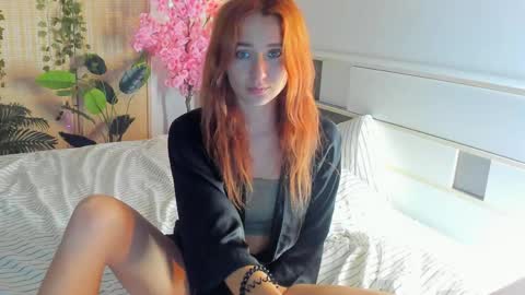 Snapshot of emmyfoxxofficial chatting on June 3, 6:24 pm Emmylie online show from June 3, 6:24 pm